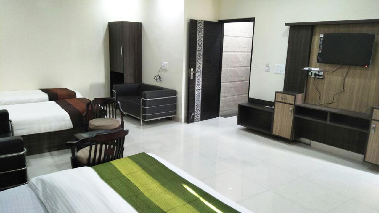 R.S Hotel & Restaurant Amritsar Ngoại thất bức ảnh