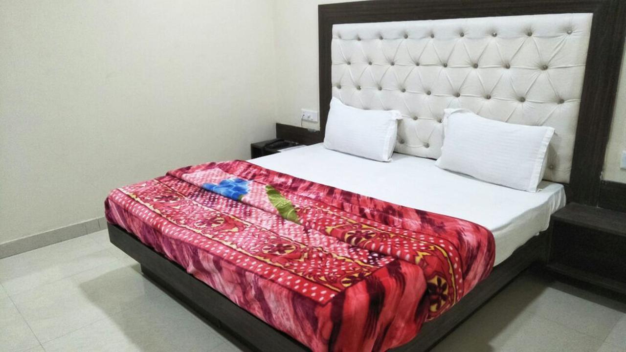 R.S Hotel & Restaurant Amritsar Ngoại thất bức ảnh